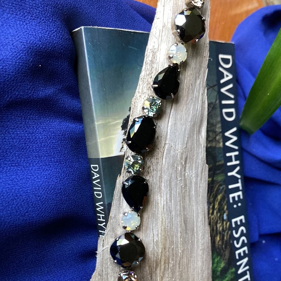 Sorrelli New Black Crystal & Silvertone Narcissus Necklace - Picture 7 of 10